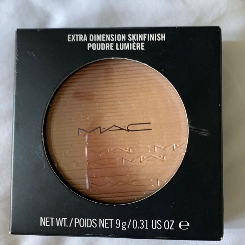 MAC Cosmetics Highlighter
